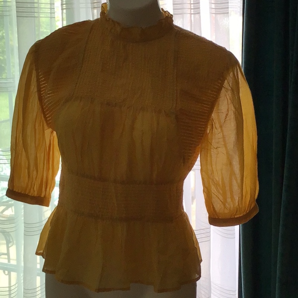 High neck short sleeves ruffled blouse
